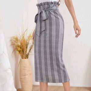 Paper bag high waisted skirt